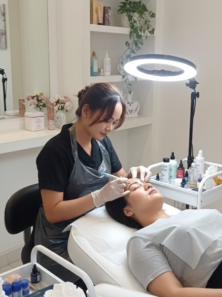 layanan sulam alis lotus beauty